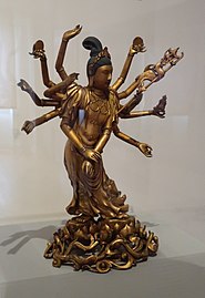 Guanyin debout. Bois doré. Chine. Dynastie Qing, XVIIIe siècle