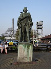 Statue of William Harvey by the entrance to William Harvey Hospital near Ashford Statue of William Harvey - geograph.org.uk - 403476.jpg