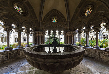 Lavabo no claustro da abadia de Zwettl, Baixa Áustria. (definição 5 735 × 3 910)