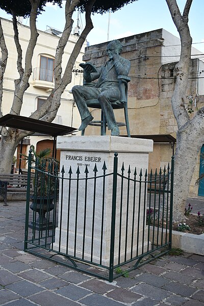 File:Street furniture in Dingli 01.jpg