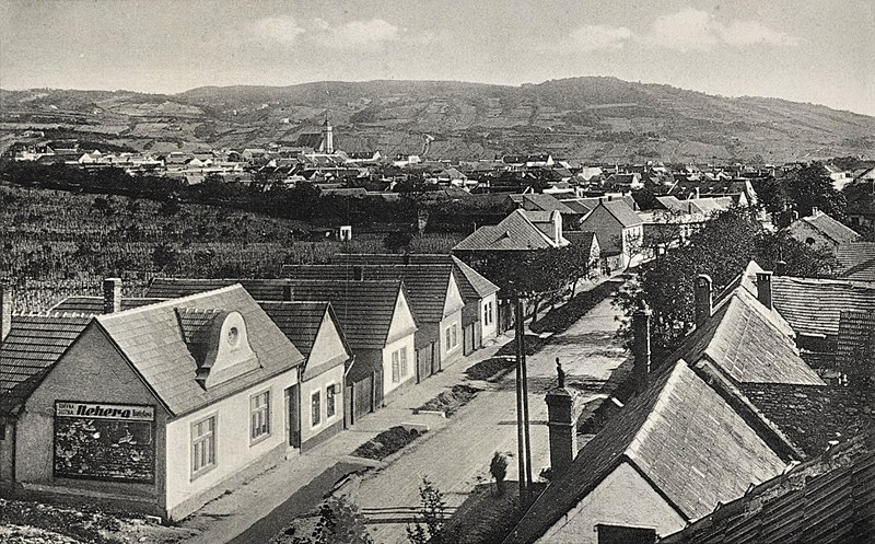 Súbor:Svaty Jur Krajinska cesta 1938.jpg