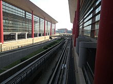 Le rail de MRT à l'aéroport international de Pékin Capital.JPG