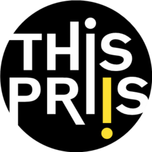 Das Bild zeigt das This-Priis Logo. Kreisförmig, Schwarzer Hintergrund mit weissen Buchstaben.