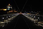 Miniatuur voor Bestand:Top of the Dom Luis I bridge at night.jpg