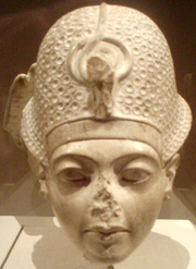Tutanhamon: Nevének változatai, Származása, Élete
