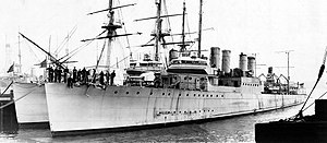 USS Isherwood (DD-284) در دریای دریایی بوستون ، ماساچوست (ایالات متحده آمریکا) ، در دسامبر 1919 (NH 105509) .jpeg