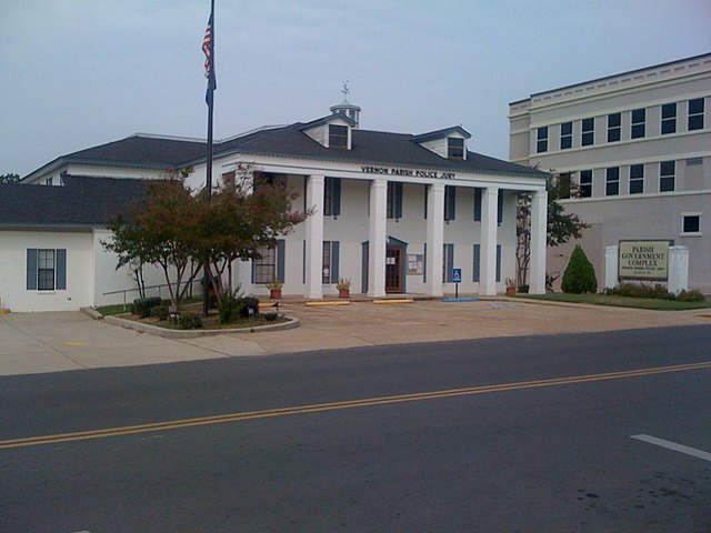 This is the Vernon Parish Police Jury's Gov't Complex located in the old First Liberty Federal Savings building.