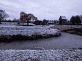 Blick von der Bahnhofsbrücke auf das Castrum Vechtense und die zugehörigen drei Inseln (im Zitadellenpark)