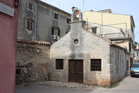 Vodnjan, die Heilig-Kreuz-Kirche.jpg