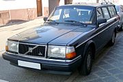 180px-Volvo_240_front_20080218.jpg