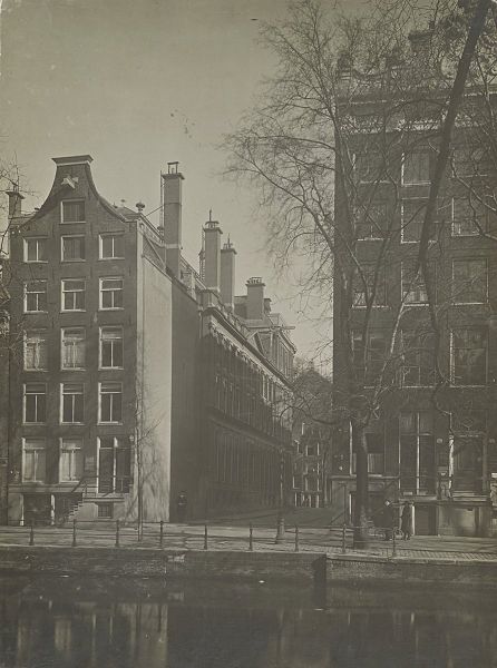 File:Voorgevel aan water en zijgevel rechts - Amsterdam - 20326871 - RCE.jpg