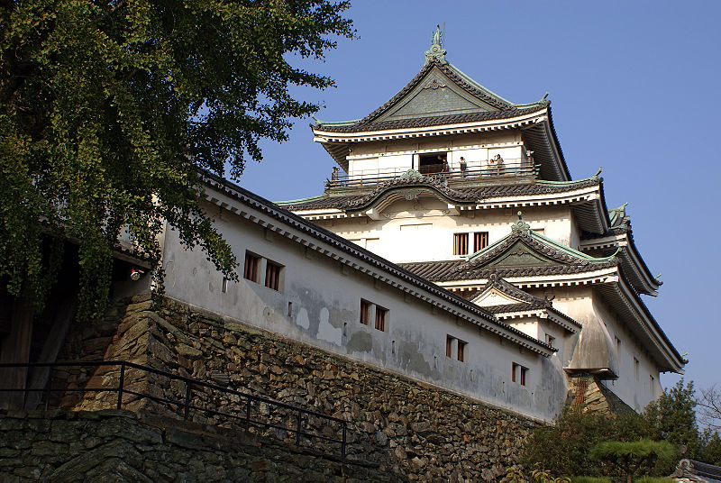 File:Wakayama castle02s3200.jpg