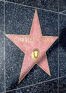 Foto de la stelo de Charlie Chaplin sur la Piediro de Famo