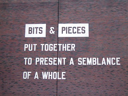 Lawrence Weiner. Bits & Pieces Put Together to Present a Semblance of a Whole, The Walker Art Center, Minneapolis, 2005.