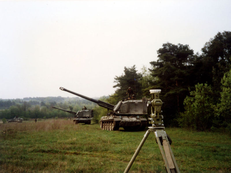 File:WildT16+AuF1 avril1989.jpg