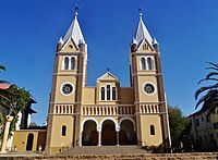 Windhuk Cathedral St. Mary Fassade 2.jpg