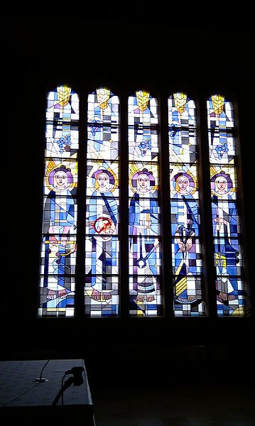 File:Windows at apse in the church Maria Königin, Lüdenscheid, Germany.jpg