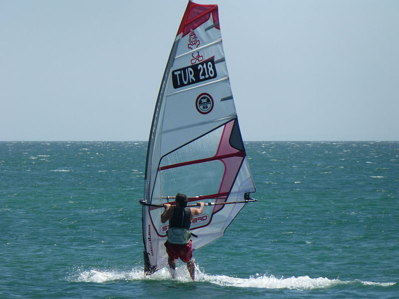 File:Windsurfing Mimarsinan Istanbul 1120376.jpg