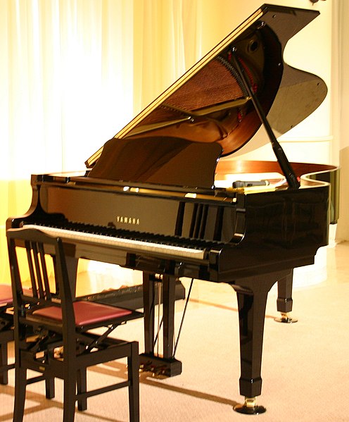 File:Yamaha piano (cropped).jpg