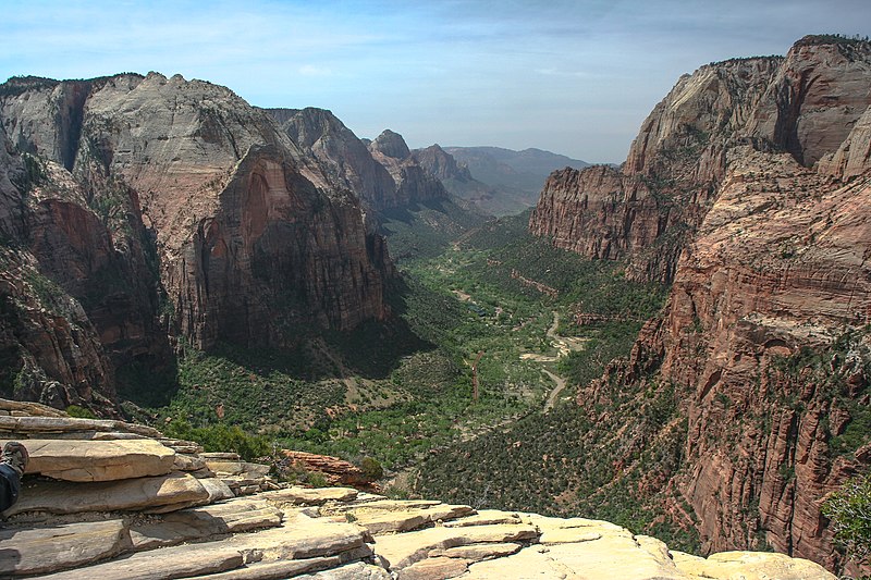 File:Zion Nat'l Park - spectacular views from Angel's Landing - (19490145613).jpg