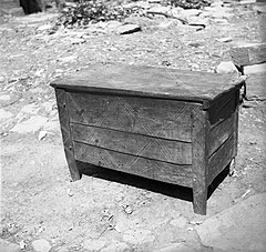 "Kason" (skrinja), ki so jih Čiči prodajali svoj čas v Kućibreg in drugod 1950.jpg
