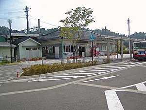 本 津 幡 駅 .jpg