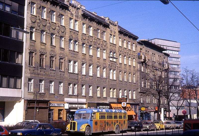 File:144L14280186 Stadt, Jugendstilhaus, Wiedner Hauptstrasse – Hartmanngasse, Bus Typ 5GF-ST.jpg