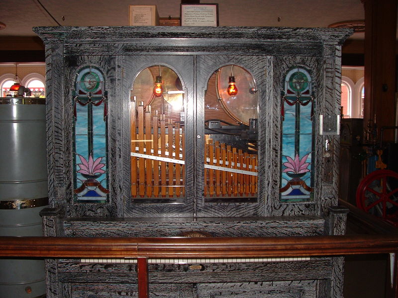 File:1918 Seeburg Orchestrion.jpg