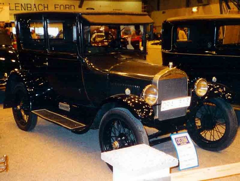 File:1927 Ford Model T Tudor Sedan DRA313.jpg