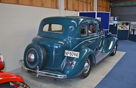 1935 4-door sedan