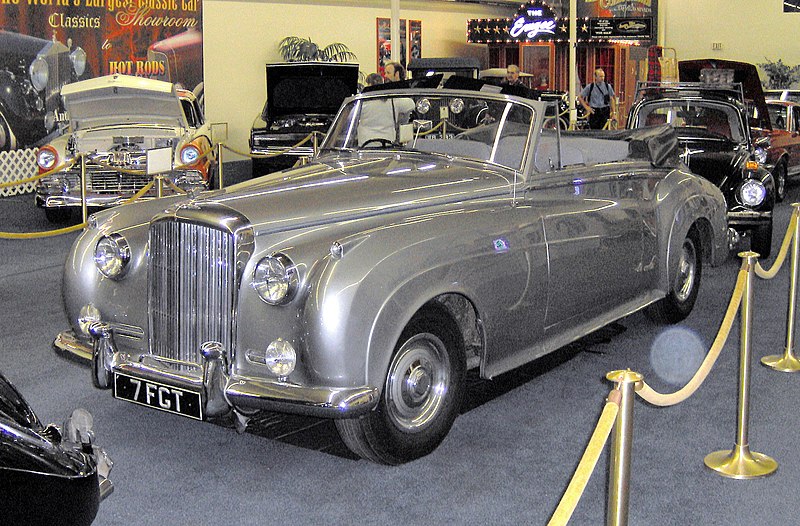 800px-1962_Bentley_S2_Mulliner_Drophead_Coupe.JPG