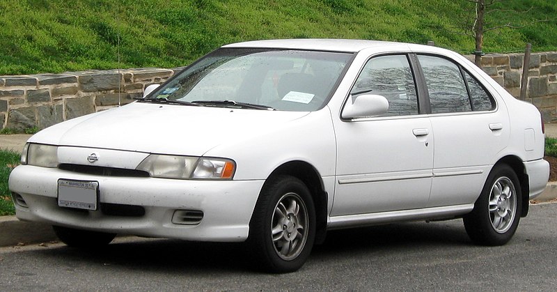 Archivo:1999 Nissan Sentra GXE -- 03-21-2012.JPG