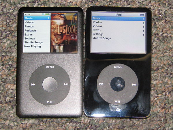 iPod classic (6th gen) (left) & iPod (5th gen) (right): showing the updated view feature