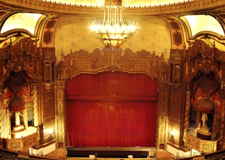 2TheaterPhoto12