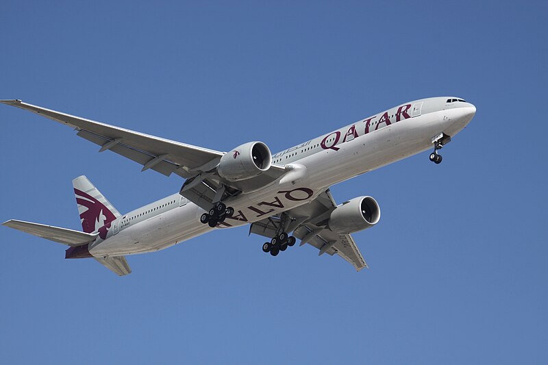 File:A7-BAC Boeing 773 Qatar Airways (7604013714).jpg