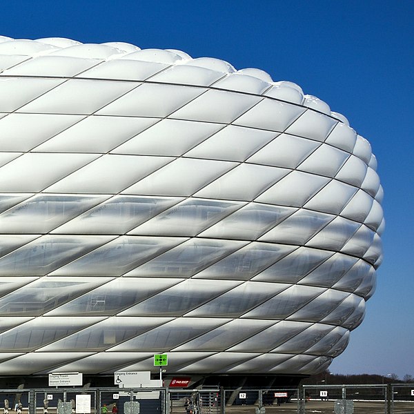 File:Allianz Arena, Múnich, Alemania, 2013-02-11, DD 13 cropped.jpg