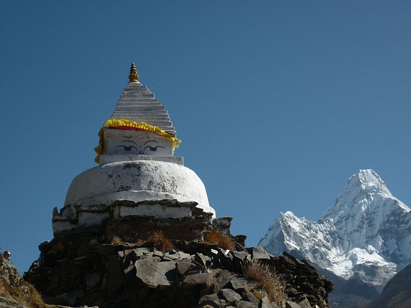 File:Amadablam and stupa.jpg