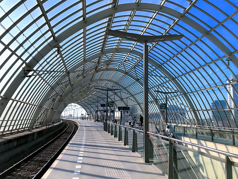 File:Amsterdam Sloterdijk train station.jpg