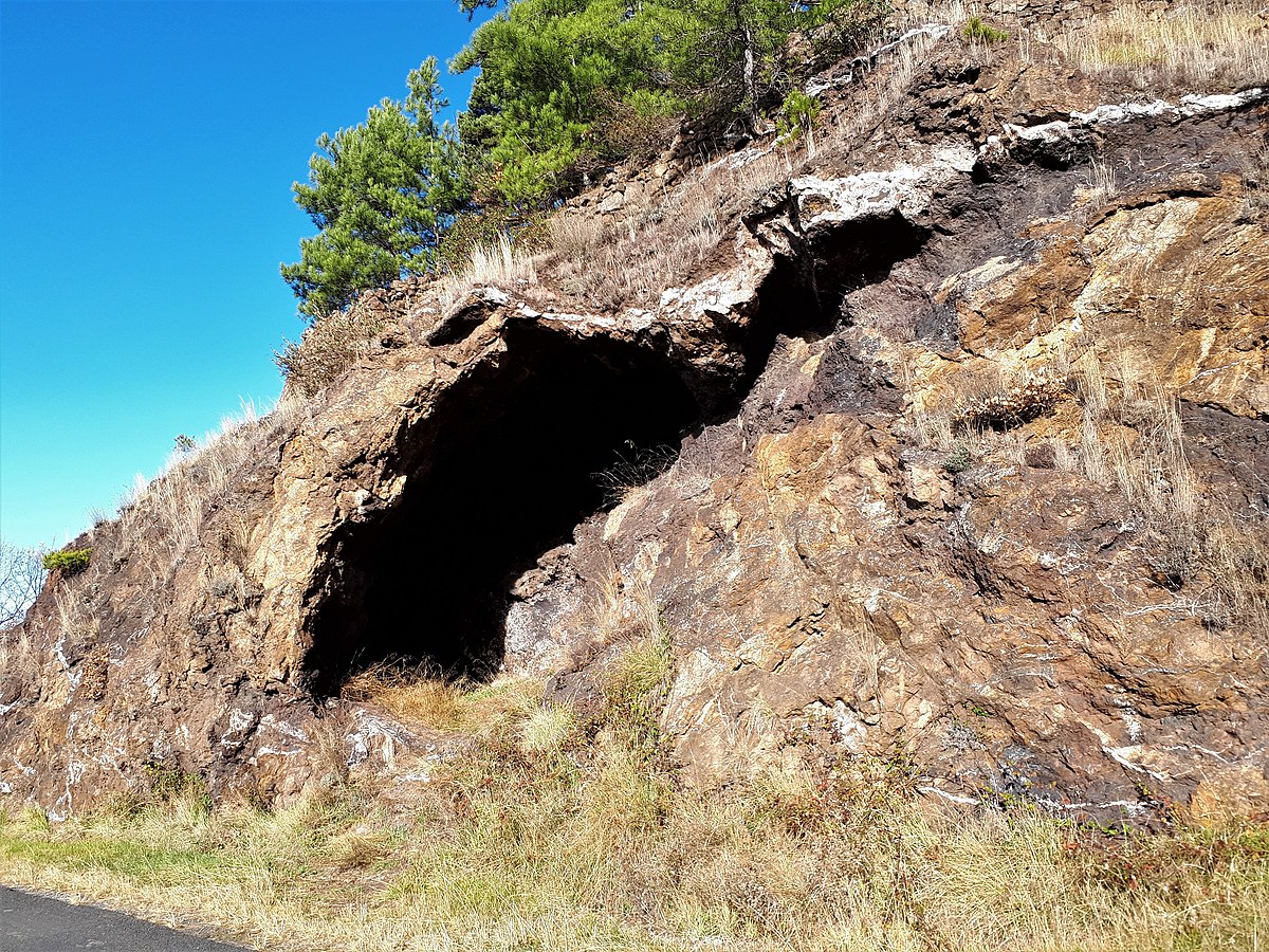 De mine. Железный рудник во Франции. Trou de fer ("Iron hole"), Реюньон фото - 1920x1080.