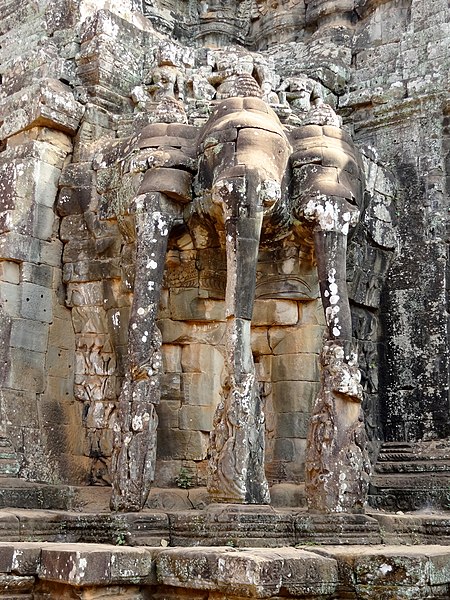 File:Angkor Thom Südtor 13.jpg