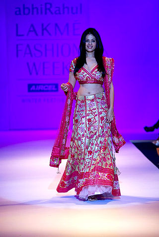 Bridal Lehenga Buying Guide 2023 - Tips by Fashion Expert