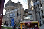 Thumbnail for File:Another food cart and main building of the Toronto University (27864811556).jpg