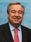 António Guterres berkhidmat 1995–2002, lahir 1949 (usia 75)