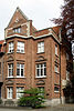 alt = polgári ház neohagyományos stílusban (nl) Burgerhuis in neotraditionele stijl