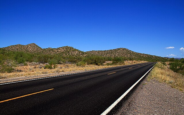 640px-Arizona_state_route_71_Aug_2008.jpg