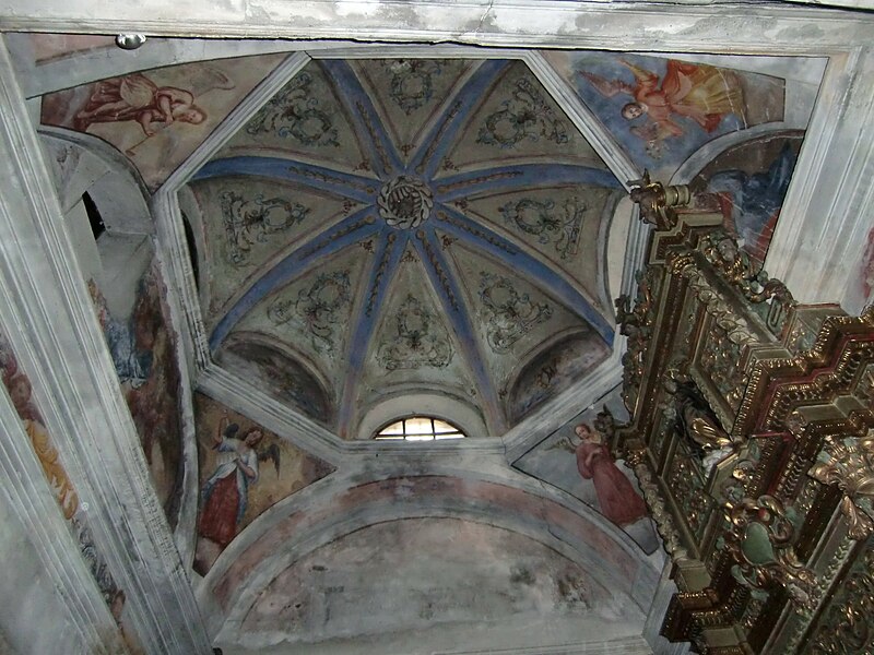 File:Arnad Chiesa San Martino Cupola Cappella Destra.jpg