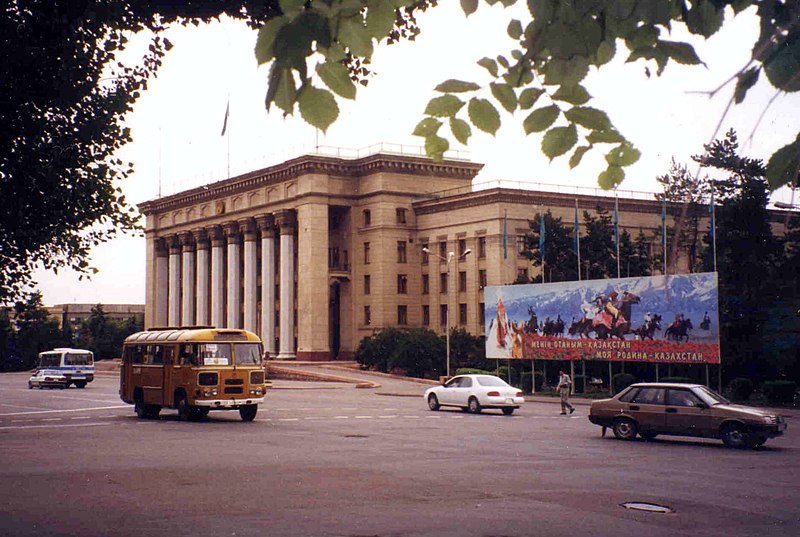 File:Astana Square (Almaty, 1999).jpg