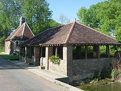 La chapelle et le lavoir de Sivrey,