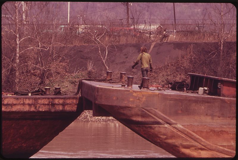 File:BARGES ON THE KANAWHA RIVER NEAR SOUTH CHARLESTON - NARA - 550952.jpg