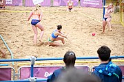 Deutsch: Beachhandball bei den Olympischen Jugendspielen 2018; Tag 6, 12. Oktober 2018; Mädchen, Hauptrundenspiel – Ungarn-Niederlande 2:1 English: Beach handball at the 2018 Summer Youth Olympics at 12 October 2018 – Girls Main Round – Hungary-Netherlands 2:1